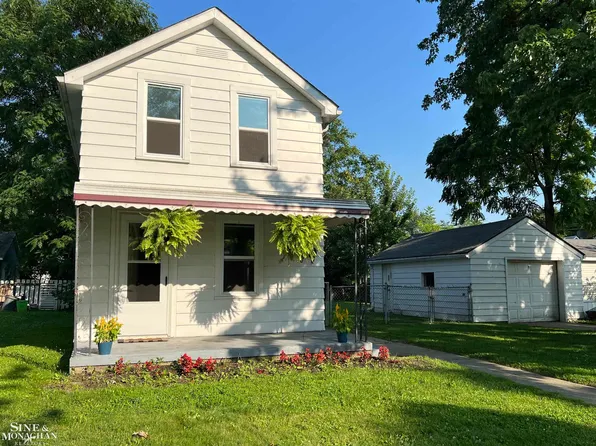 218 Pleasant St, Marine City, MI 48039