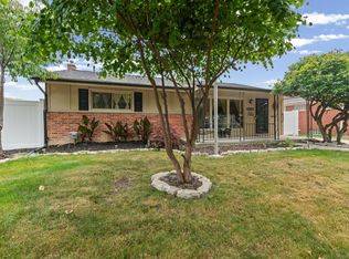 30230 Rosebriar St, Saint Clair Shores, MI 48082