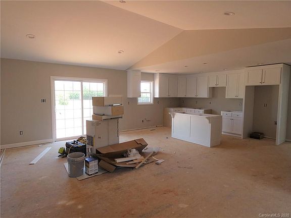 4th image of 107 Cypress Acres Ln
