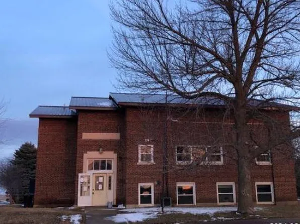 445 Main St, Revere, MN 56166