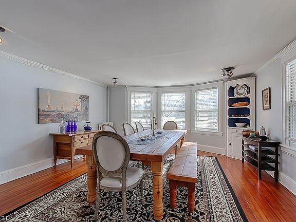 5th image of 153 Mountain Ave