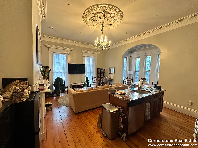 135 Hillside St #1F — Photo 2