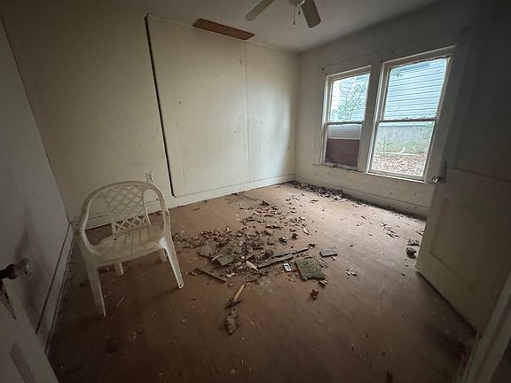 3rd image of 808 Melba Ave
