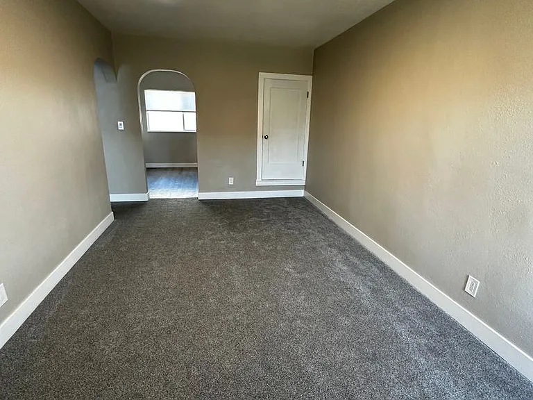 224 SW 6th St — Photo 14