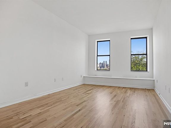3rd image of 849 Boulevard #4D