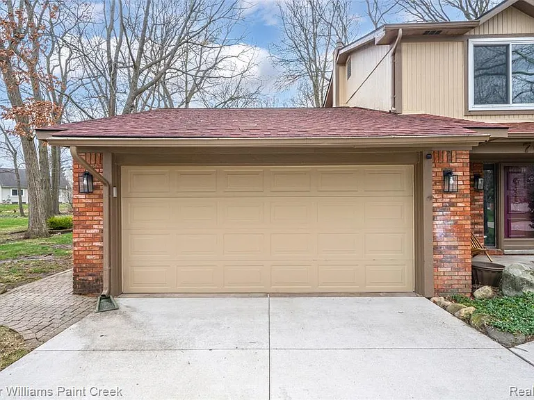 709 Denham Ln — Photo 25