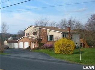 6055 Opossum Ln, Slatington, PA 18080