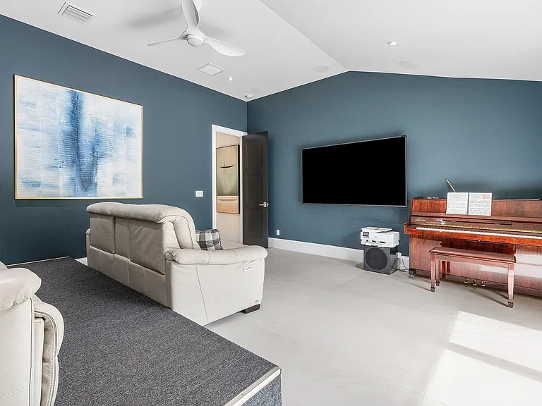 11863 Lake Shore Pl — Photo 35