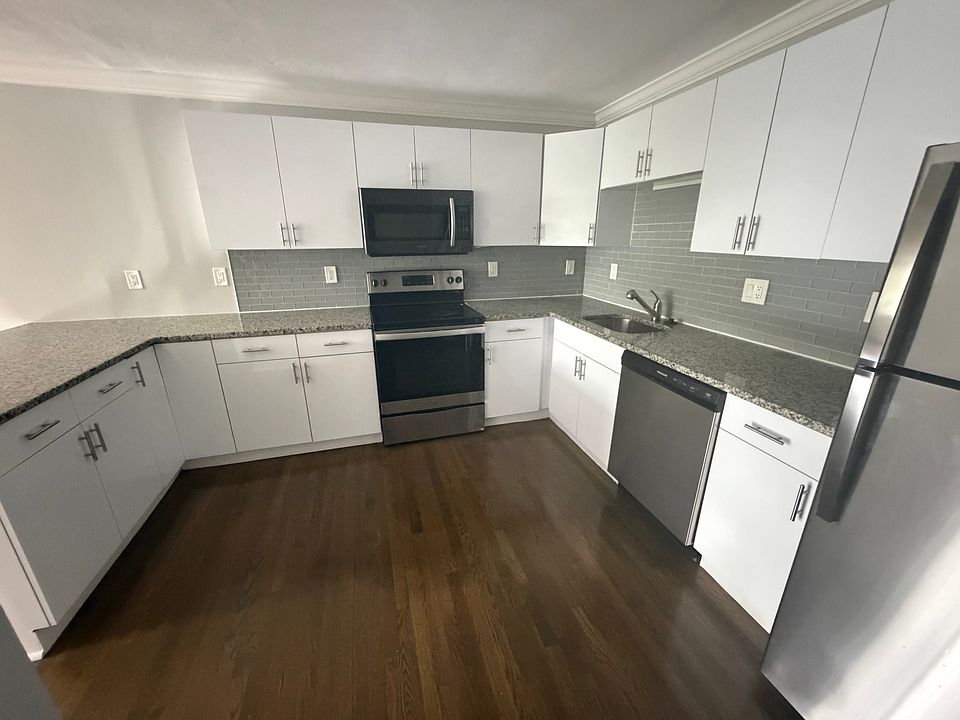 1st image of 573 Washington St Floor 3