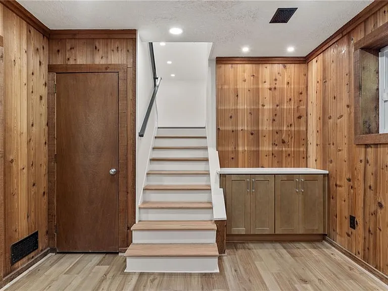 472 Barnesdale Dr — Photo 38