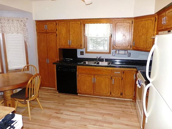 3rd image of 456 196th Ln NE