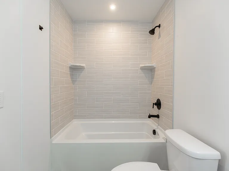 1704 Lincoln St #A — Photo 15