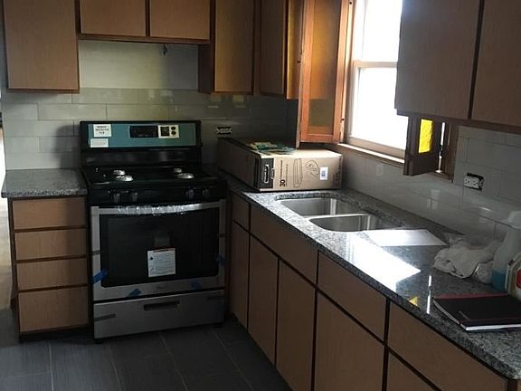 3rd image of 4951 W Foster Ave #1