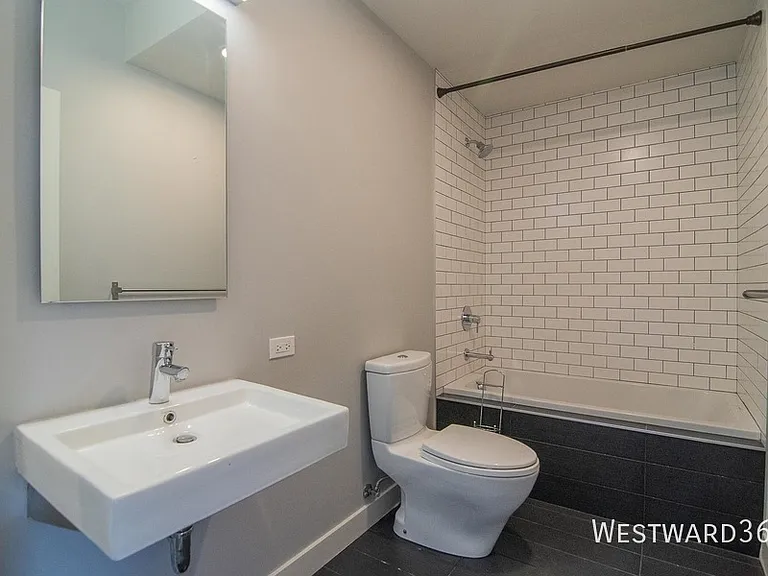 2651 N Hamlin Ave #20 — Photo 14
