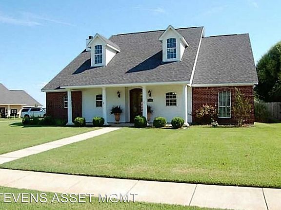 2nd image of 118 Magnolia Chase Dr