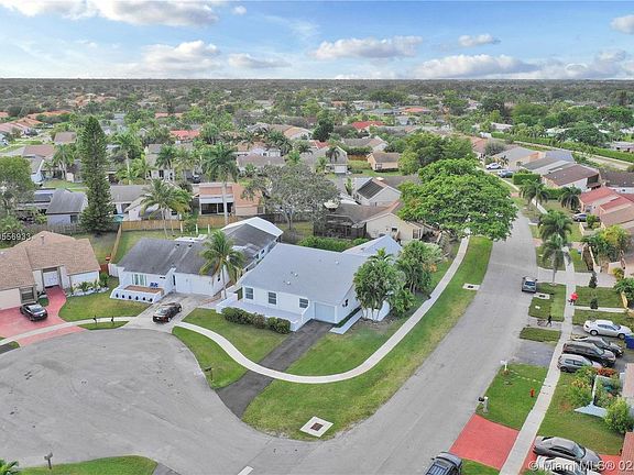 5th image of 16650 Redwood Way