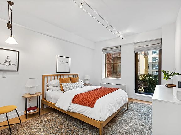 4th image of 27 W 19th St APT 5