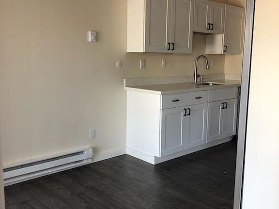5th image of 550 Bellevue Way SE #4