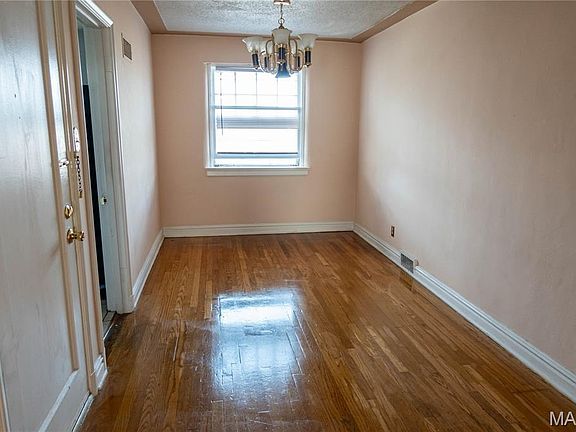 4th image of 7347 Delmar Blvd