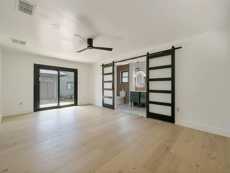 2504 Briargrove Dr — Photo 10