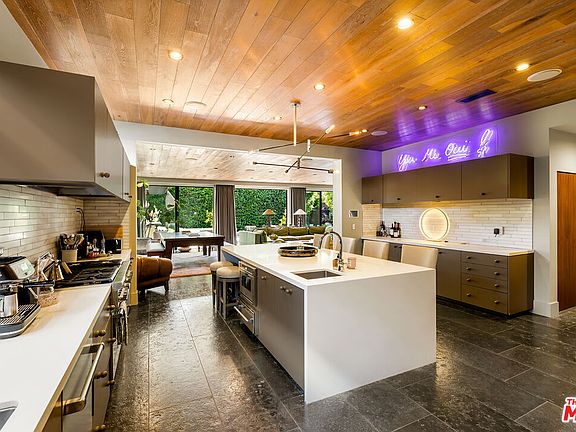 4th image of 2852 Forrester Dr