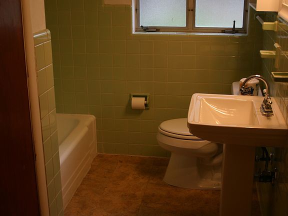 2nd image of 2131 Blossom Ln