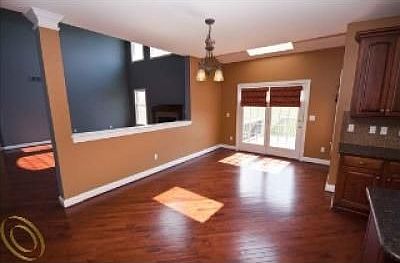 4th image of 17681 Crestbrook Dr