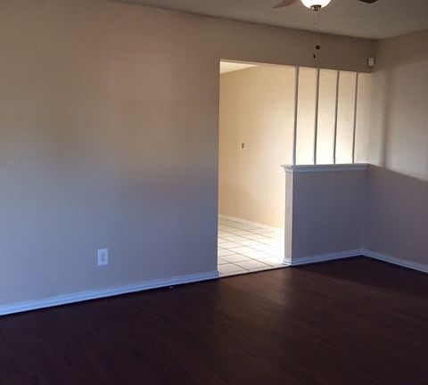 2nd image of 1125 Elmhurst Dr