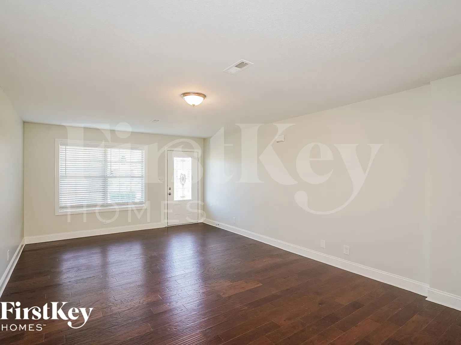 3 bed, 2.5 bath, 1586 sqft, $1,900 — Photo 2