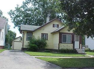 143 Linwood Ave, Waterloo, IA 50702