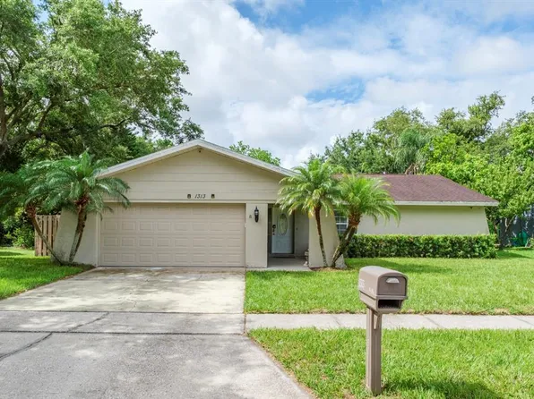 1313 Whisper Dr, Largo, FL 33770