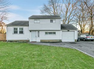 640 Narragansett Ave, East Patchogue, NY 11772