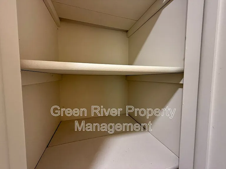 7398 Worthington Rd — Photo 15
