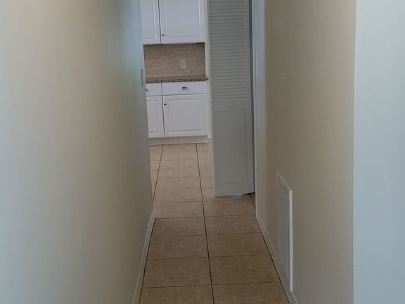 4th image of 964 Cashew Cir