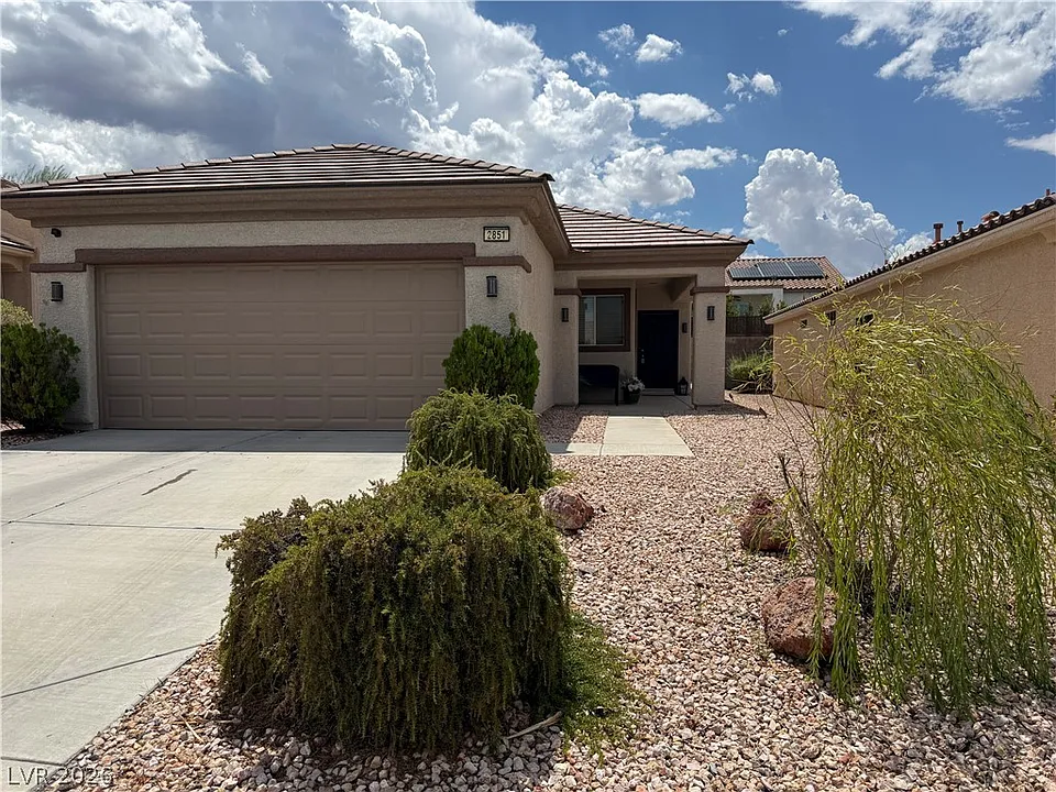 2851 Sapphire Desert Dr