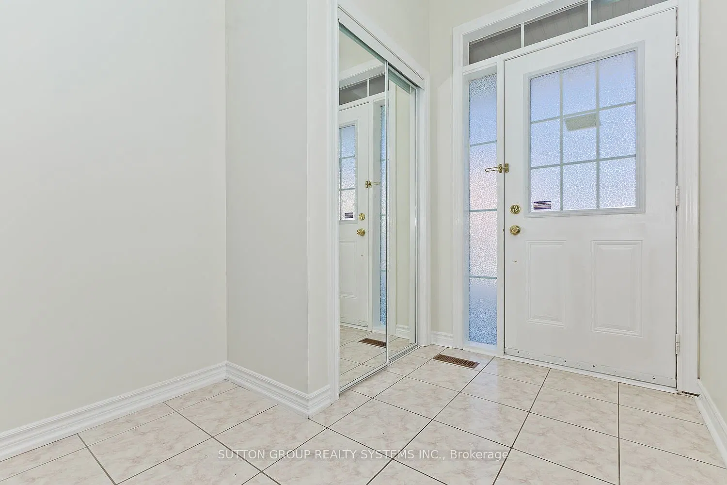4 bed, $3,200 — Photo 2