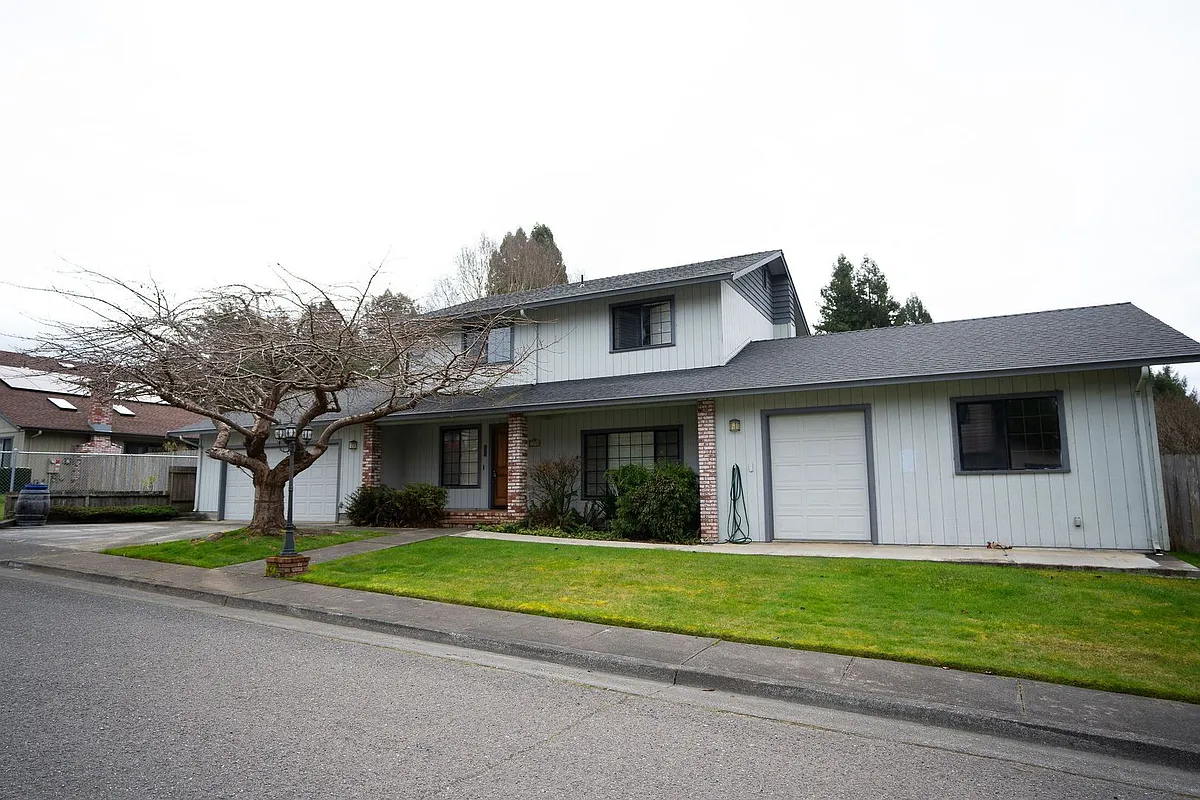 Building Photo - 1550 Chabot Ct