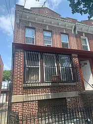1709 Summerfield Street  image 1 of 7