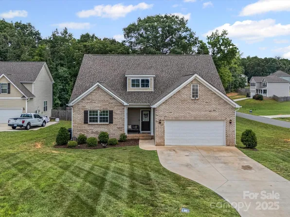 8810 Crape Myrtle Dr, Stanfield, NC 28163