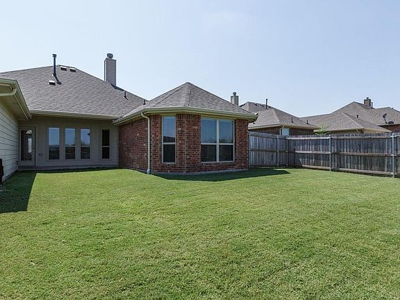 5th image of 1000 Lincoln Dr
