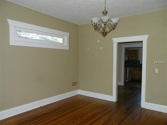 3rd image of 946 Shadowlawn Ave