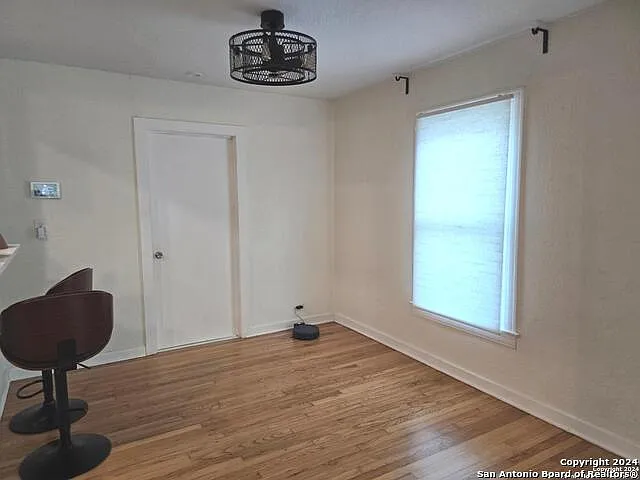 3 bed, 2.0 bath, 1403 sqft, $1,995 — Photo 4