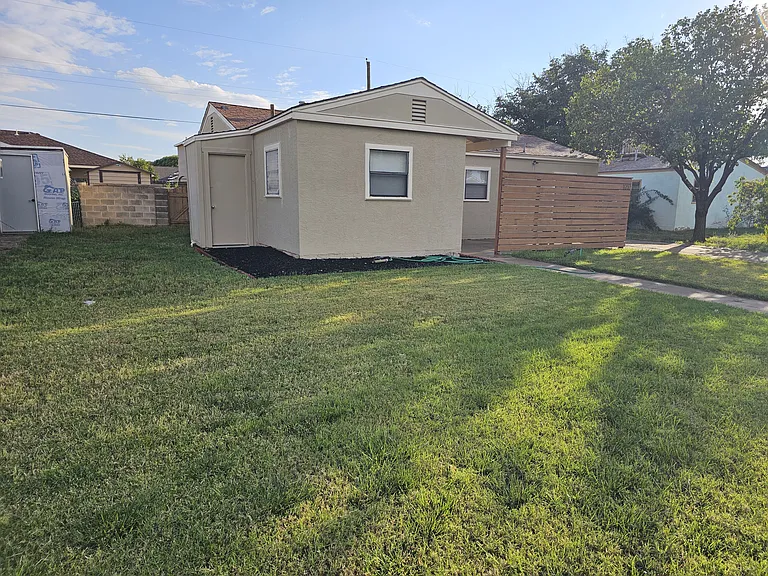 1010 S Plains Park Dr — Photo 2