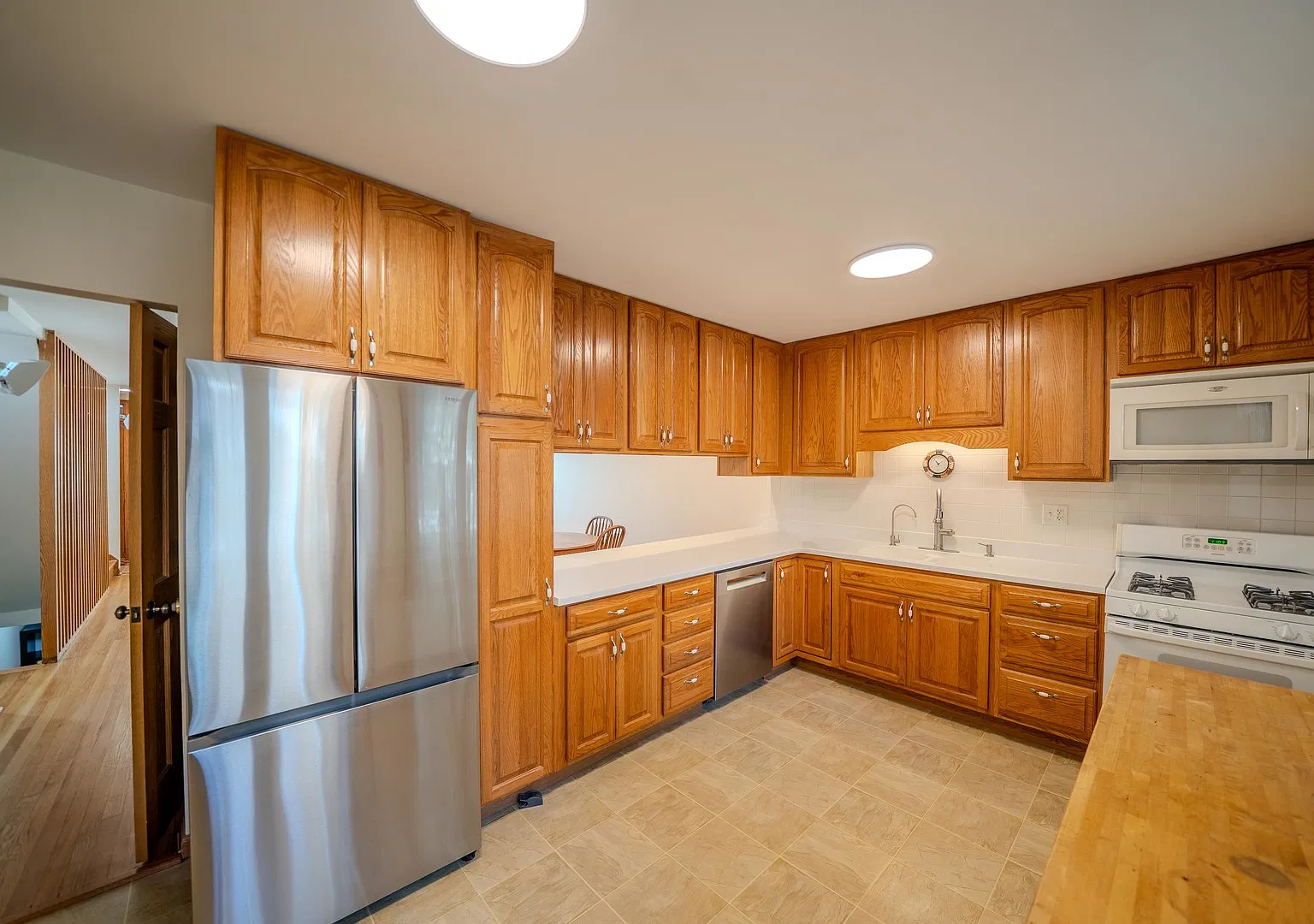 3 bed, 2.5 bath, 1543 sqft, $3,800 — Photo 3