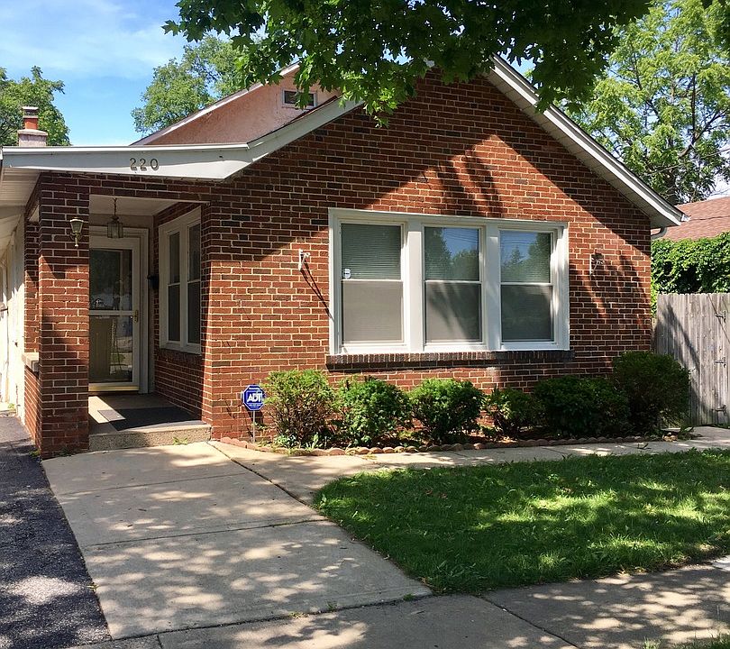 1st image of 220 Oakridge Ave