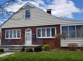 1352 Leeds St, Utica, NY 13501