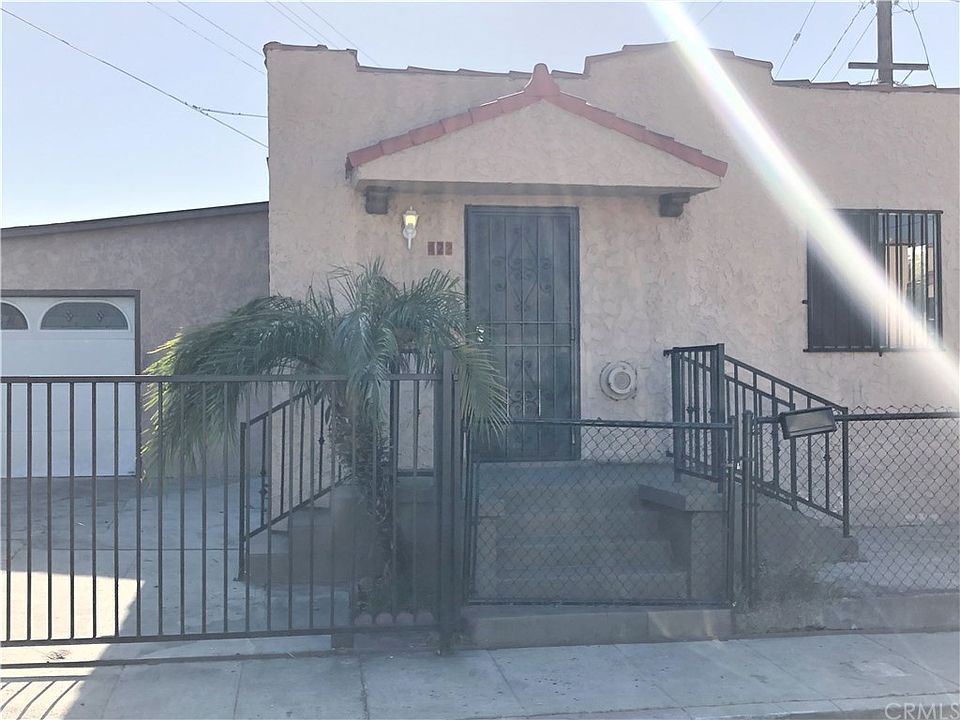 1st image of 422 W 63rd Pl