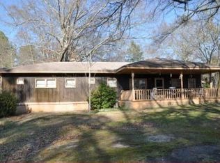 21 W Lake Dr, Oxford, GA 30054