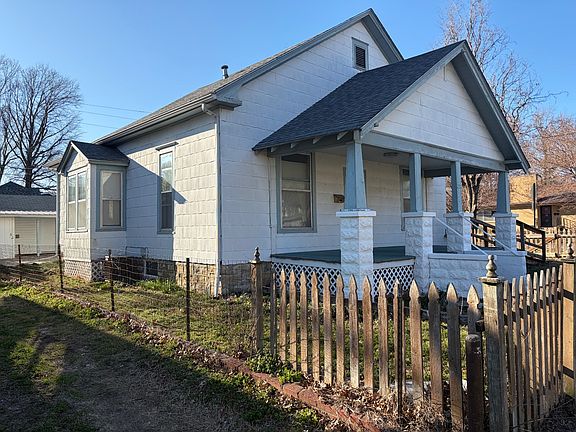 2nd image of 223 N Garfield Ave
