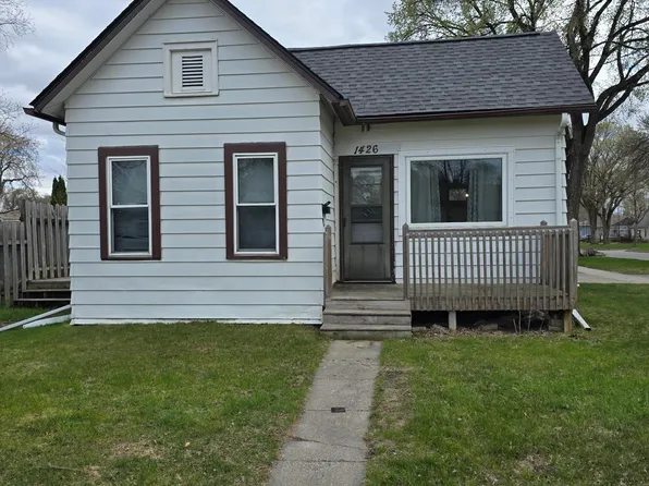 1426 13th Ave S, Fargo, ND 58103